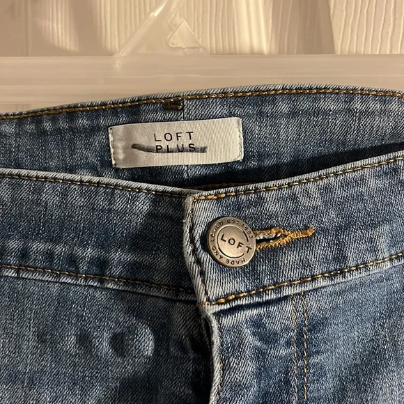 Loft Plus Distressed Jeans size 26 - Picture 3 of 4